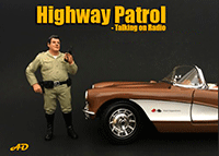 American Diorama Figurine - Highway Patrol | Talking on Radio (1/18 scale, Beige) 77466