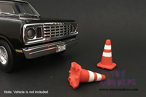 American Diorama Accessories - Traffic Cones (1/18 scale, Orange/White) 77520