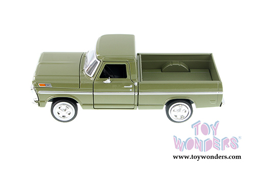 Showcasts Collectibles - Ford F-100 Pick Up Truck (1969, 1/24 scale diecast model car, Asstd.) 79315/16D