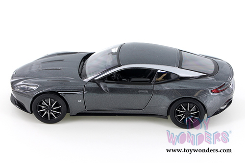 Showcasts Collectibles - Aston Martin DB11 Hard Top (1/24 scale diecast model car, Silver) 79345SV