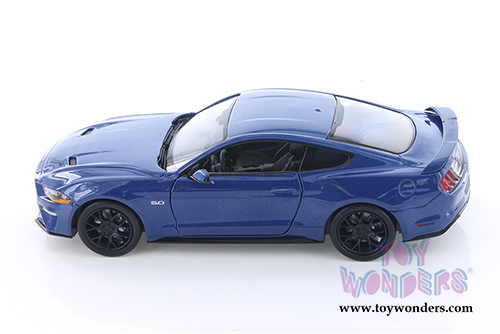 Showcasts Collectibles - Ford Mustang GT Hard Top (2018, 1/24 scale diecast model car, Asstd.) 79352/16D