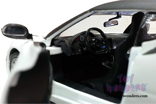 Showcasts Collectibles - Lotus Evora S Hard Top (1/24 scale diecast model car, Matte White) 79505