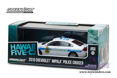 Greenlight Hollywood - Hawaii Five-0 Chevrolet® Impala™ Police Cruiser - Honolulu Police (2010, 1/43 scale diecast model car, White/Blue) 86518