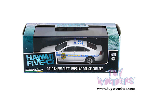 Greenlight Hollywood - Hawaii Five-0 Chevrolet® Impala™ Police Cruiser - Honolulu Police (2010, 1/43 scale diecast model car, White/Blue) 86518