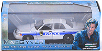 Show product details for Greenlight Hollywood - MacGyver™ - Ford Crown Victoria Police Interceptor (2003, 1/43 scale diecast model car, White/Blue) 86520