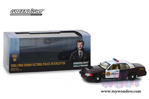 Greenlight Hollywood - Once Upon a Time | Sheriff Graham's Ford Crown Victoria Police Interceptor (2005, 1/43 scale diecast model car, Brown/White) 86525