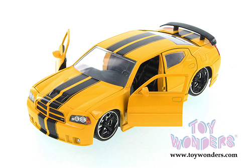 Jada Toys Bigtime Muscle - Dodge Charger SRT8 Hard Top (2006, 1/24 scale diecast model car, Asstd.) 90798YV