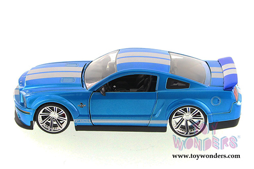 Jada Toys Bigtime Muscle - Ford Shelby GT-500KR Hard Top (2008, 1/24 scale diecast model car, Asstd.) 91844XW