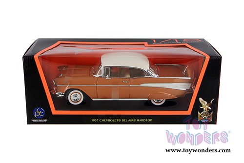Lucky Road Signature - Chevrolet Bel Air Hard Top (1957, 1/18 scale diecast model car, Golden Brown) 92109BN/12
