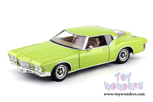 Yatming Road Signature - Buick Riviera GS Hard Top (1971, 1/18 scale diecast model car , Green) 92558GN