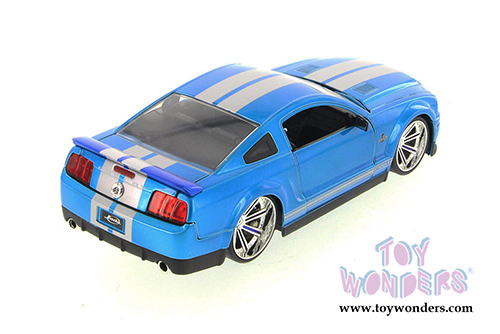 Jada Toys Bigtime Muscle - Ford Shelby GT-500KR Hard Top (2008, 1/24 scale diecast model car,  Asstd.) 96729XW