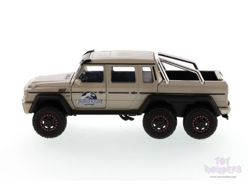 Jada Toys Jurassic World - Mercedes Benz G 63 AMG 6 x 6 SUV/Pick-up Truck (1/24 scale diecast model car, Beige) 97081