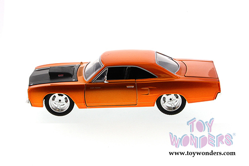 Jada Toys Fast & Furious - Dom's Plymouth Road Runner Hard Top (1970, 1/24 scale diecast model car, Copper) 97127