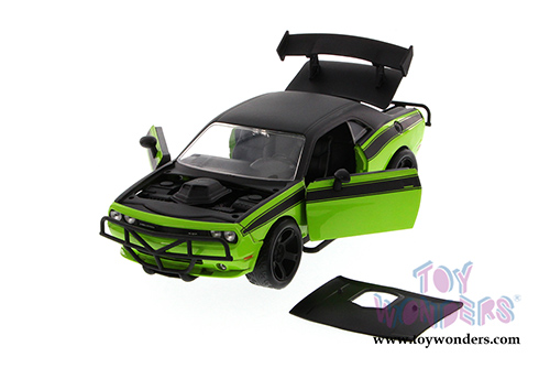 Jada Toys Fast & Furious - Letty's Dodge Challenger Off Road Hard Top (1970, 1/24 scale diecast model car, Green with Black) 97232