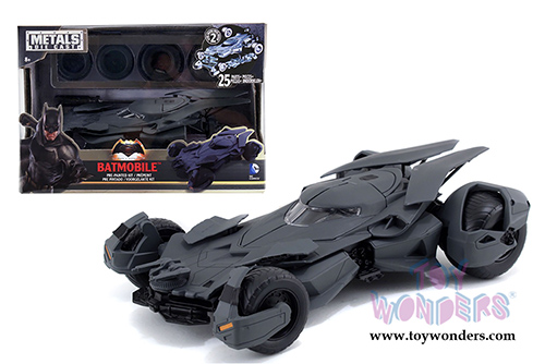 Jada Toys - Metals Die Cast | Batman v Superman - Batmobile Model Kit  (1/24, diecast model toy, Primer Gray) 97395