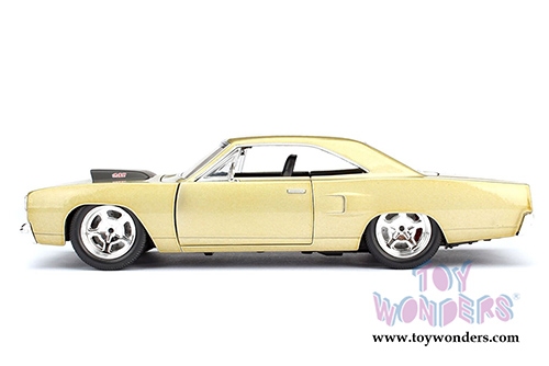 Jada Toys Bigtime Muscle - Plymouth Road Runner Hard Top (1970, 1/24 scale diecast model car, Asstd.) 98243DP1