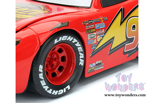 Jada Toys - Disney Pixar CARS | Lightning McQueen (1/24 diecast model toy, Red) 98352