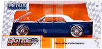 Show product details for Jada Toys - Metals Die Cast | Lincoln Continental Hard Top (1963, 1/24 scale diecast model car, Asstd.) 99553WA1