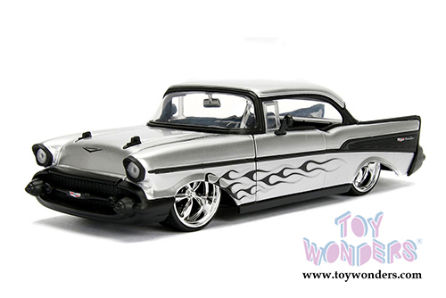Jada Toys - Metals Die Cast | Bigtime Kustoms Chevy® Bel Air® Hard Top (1957, 1/24 scale diecast model car, Asstd.) 99975DP1