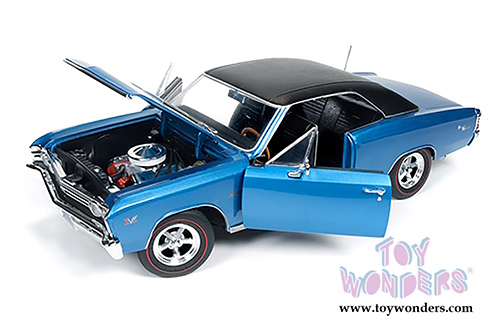 Auto World - Baldwin Motion™ Chevelle® SS 427 Hard Top (1967, 1/18 scale diecast model car, Blue) AMM1068
