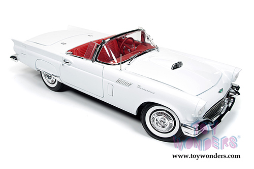 Auto World American Muscle - Ford Thunderbird Convertible w/ Removable Bonnet Holiday Edition (1957, 1/18 scale diecast model car, White) AMM1089
