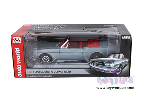 Auto World - American Muscle | Ford Mustang Convertible (1965, 1/18 scale diecast model car, Silver Smoke Gray) AMM1103