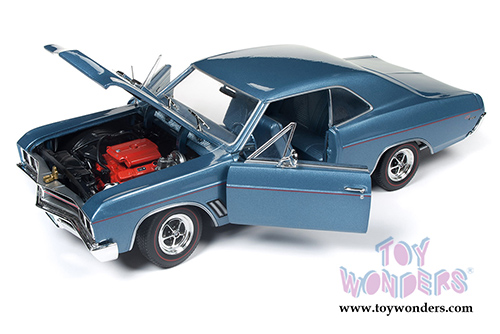 Auto World American Muscle - 1/18 and 1/64 scale Buick® GS™ 400 Hard Top (1967, 1/18,1/64 scale diecast model car, Sapphire Blue) AMM1115