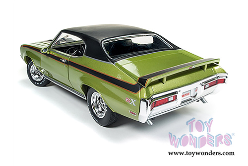 Auto World American Muscle - Hemmings Muscle Machines | 1971 Buick® Skylark™ GSX™ Hard Top (1971, 1/18 scale diecast model car, Limemist Green) AMM1117