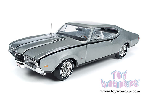 Auto World - American Muscle | Oldsmobile® Cutlass™ Hurst/Olds Hard Top Class of  '68 (1968, 1/18 scale diecast model car, Silver/Black) AMM1143