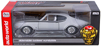 Show product details for Auto World - American Muscle | Oldsmobile® Cutlass™ Hurst/Olds Hard Top Class of  '68 (1968, 1/18 scale diecast model car, Silver/Black) AMM1143