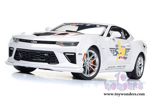 Auto World - Muscle Cars USA |  Chevy® Camaro® SS™ Indy 500 Pace Car Hard Top (2017, 1/18 scale diecast model car, White) AW236