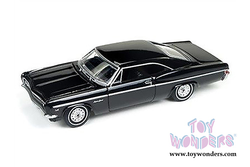 Auto World - Deluxe Series Chevy® Impala™ SS™ (1966,1/64 scale diecast model car, Black) AW64072/24B