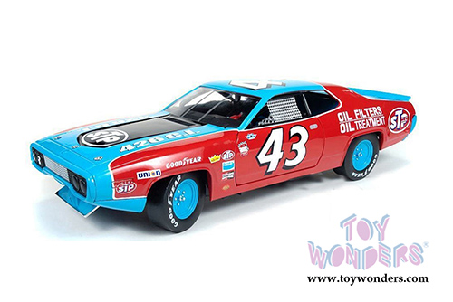 Round 2 Johnny Lightning - Richard Petty Plymouth Road Runner #43 Hard Top (1972, 1/64 scale diecast model car, Petty Blue/Red) JLSP001/24