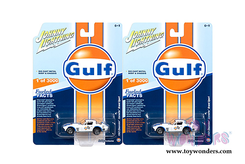 Round 2 Johnny Lightning - Gulf Chevrolet® Corvette® Grand Sport #7 (1963, 1/64 scale diecast model car, Red, White and Green w/Texaco Graphics) JLSP010/24
